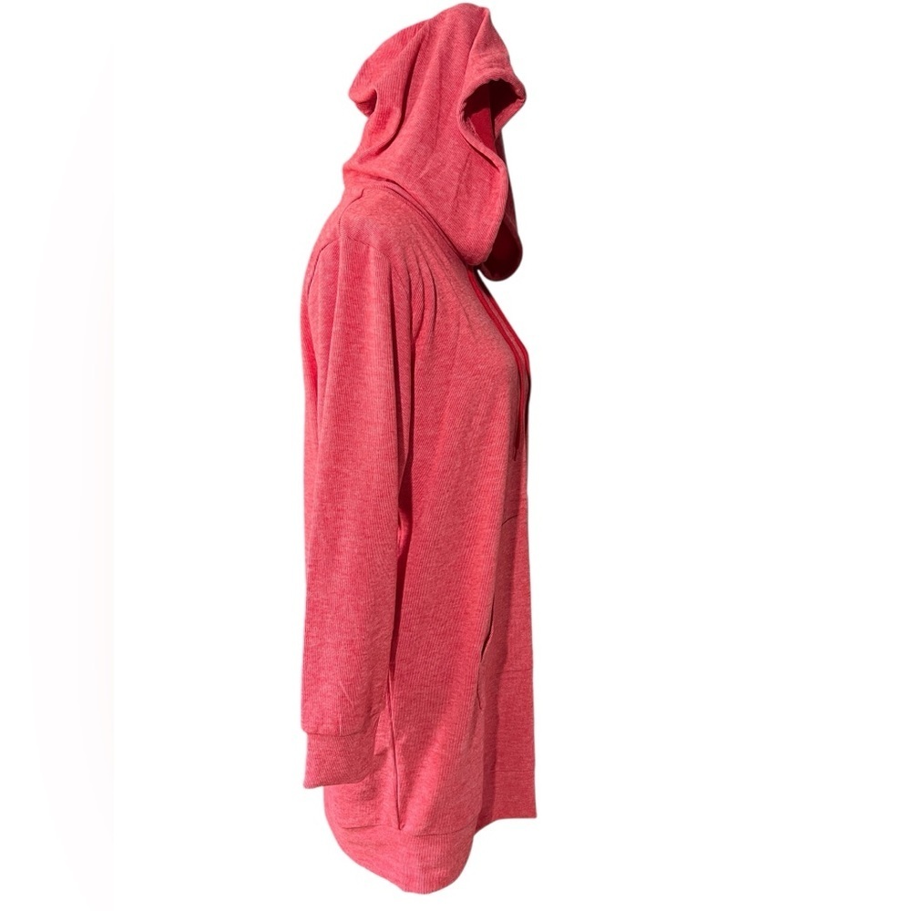 Casual and Lightweight Red Hooded Sweatshirt
Dress, size XL - Picture 6 of 15